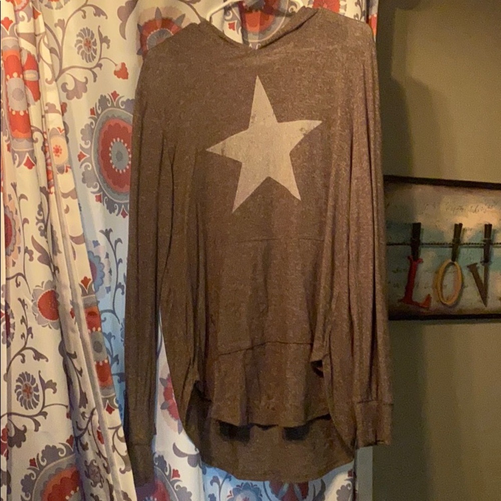 XL green star hoody
